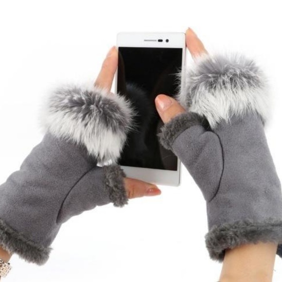 Suede Fingerless Gloves. - Picture 3 of 5